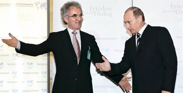 Teltschik, Putin bei der Münchener Sicherheitskonferenz 2009: »Putin hat sich alle Optionen offen gehalten.« (Foto: PA/DPA/Dmitry Astakhov)