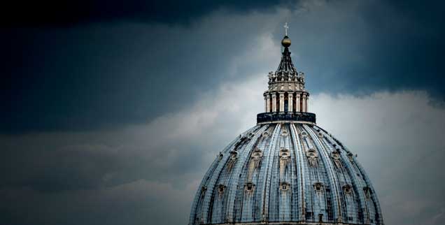 Der Papst kommt ins verflixte siebte Jahr seines Pontifikats: Die Presseabteilung produziert Chaos, die Kurienreform verläuft konfliktreich. Und im Februar 2019 dräut der Missbrauchsgipfel in Rom. (Foto: imago/Rene Traut)