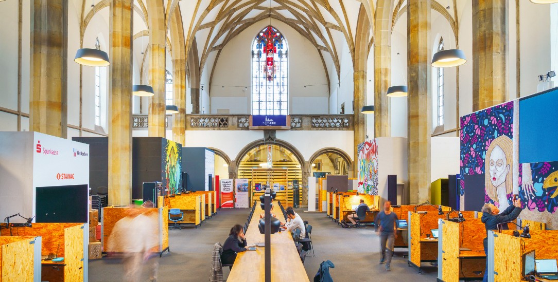 Gotik trifft Apple: Digital Church in Aachen, in der ehemaligen Sankt Elisabeth-Kirche (Foto: Ralf Klöden)