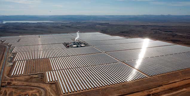 In Marokko entsteht die größte Solaranlage der Welt, das Land will zum Vorreiter beim Klimaschutz in Afrika werden, jetzt ist es Gastgeber für die 22. Welt-Klimakonferenz (Foto: pa/ap/Bounhar)
