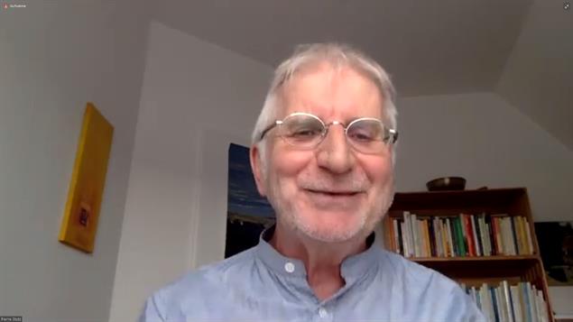 Der Theologe und Buchautor Pierre Stutz in einem Video-Vortrag.