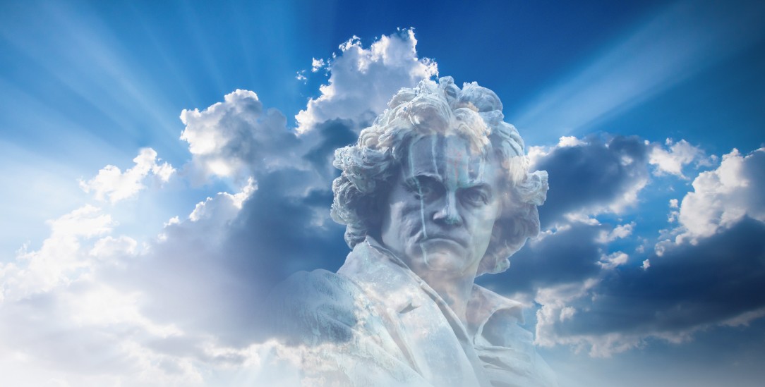 Komponierte Himmelsleitern: Ludwig van Beethoven war ein musikalischer Revolutionär (Fotos: istockphoto/fotomarekka; istockphoto/Trifonov_Evgeniy)