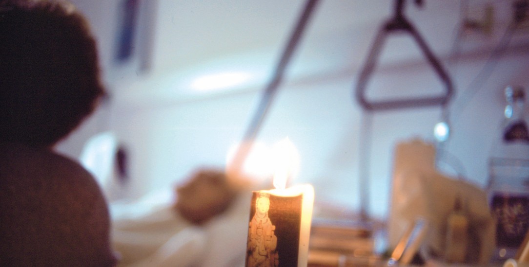 Verbindung aufbauen in Schwellenmomenten: der Bardo-Chor im Hospiz. (Foto: epd-bild / Werner Krüper)