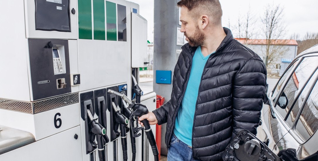 Tanken wird billiger. Aber zu welchen Kosten? (Foto: istockphoto/Katharina)