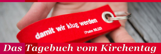 »... damit wir klug werden«: Die Losung des Evangelischen Kirchentags immer im Kopf, schreibt die Redaktion für Sie ein Tagebuch aus Stuttgart. Schauen Sie auf www.publik-forum.de bis zum 7. Juni täglich vorbei! (Foto: pa/dpa/Daniel Naupold)