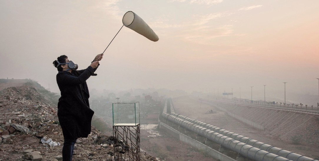 Atmen ist politisch: Vibha Galhotra macht mit »Breath by Breath« (2016-2017) auf das Privileg sauberer Luft aufmerksam