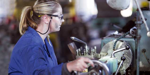 Ist das gerecht?: In Deutschland verdienen Frauen im Durchschnitt 21 Prozent weniger für die gleiche Arbeit wie Männer (Foto: pa/zerocreatives)
