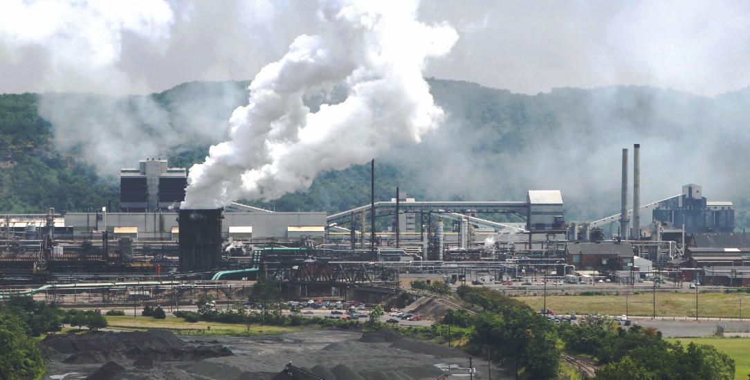 Stahlwerk in Clairton/Pennsylvania (Foto: pa/ap/Srakocic)