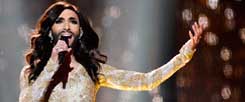 Eine Dragqueen gewinnt den Eurovision Song Contest – und der halbe Kontinent steht Kopf. Für Russlands Rechte ist »das Ende Europas« eingeläutet; im Westen wird Conchita Wurst umjubelt. Weniger wegen ihrer Stimme als wegen ihres Auftritts.   (Foto: pa/Astapkovich/RIA Novosti)