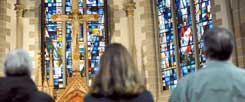 »Ich glaube an Gott, den Vater, den Allmächtigen...«: Können diese Worte heute noch von Christen gesprochen werden? Oder haben sich die alten Bilder von Gott längst aus den Seelen geschlichen? (Foto: epd/Schulze)