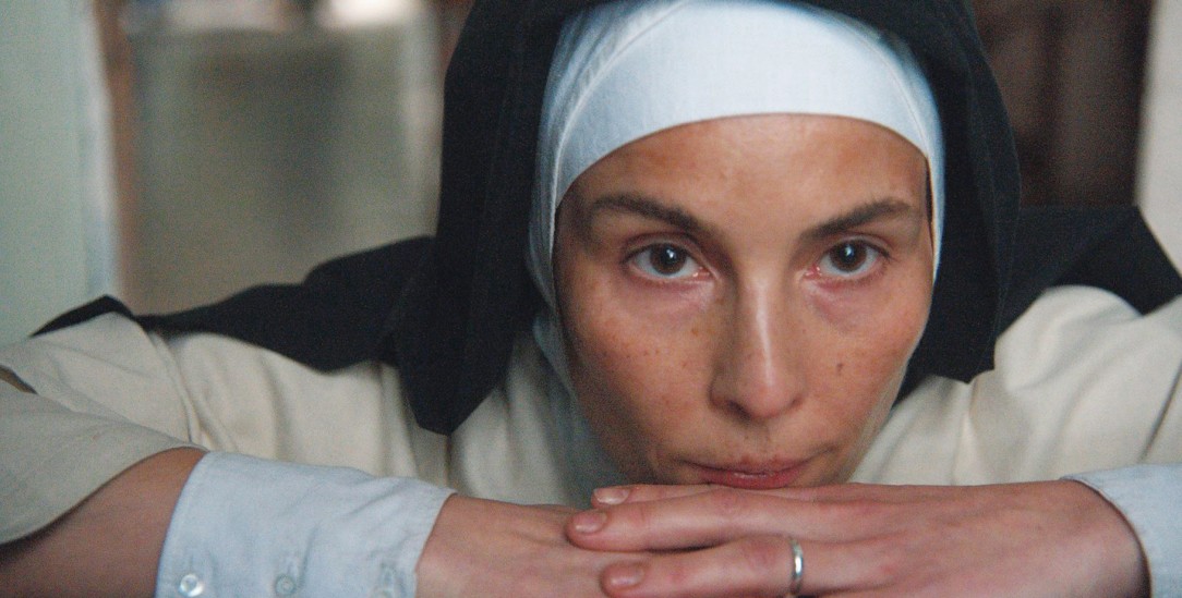 In jeder Hinsicht stark: Noomi Rapace als Mutter Teresa (Foto: © 24 Bilder via filmstarts.de)