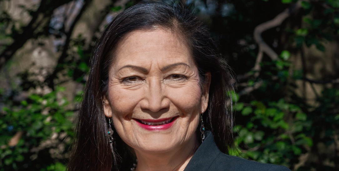 Deb Haaland: Die neue US-Innenministerin unterstützt den »New Green Deal« (Foto: U.S. Departement of Interior)