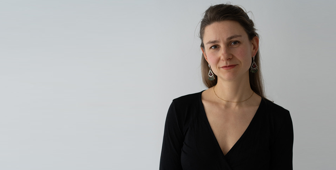 Liza Berenfeld beschloss nach dem Tod ihrer Mutter, Sterbe-Doula zu werden(Foto: Moloko Photography)        Liza Berenfeld beschloss nach dem Tod ihrer Mutter, Sterbe-Doula zu werden(Foto: Moloko Photography)