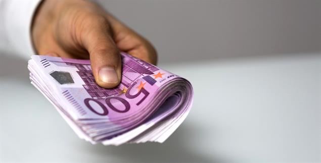 20.000 Euro für jeden? Die Idee des Grunderbes polarisiert. (Foto: vegefox.com/stock.adobe.com)
