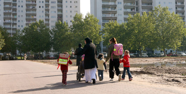 Integration gefährdet: Viele Migranten wählen Betreuungsgeld für ihre Kinder statt Kitas (Foto: (pa/dpa/Boris Roessler)