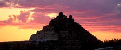 Mexiko, Halbinsel Yucatán: Sonnenuntergang über der Maya-Pyramide Oxikintok (Foto: pa/TipsImages / Angelo Cavalli)
