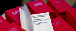 Eintrittswelle in die SPD: Die GroKo-Gegner in der Partei werben weiter um neue Mitglieder. Ihr Ziel: Bei der Abstimmung die Neuauflage der alten Regierung zu verhindern.  (Foto: pa/dpa/Michael Kappeler)