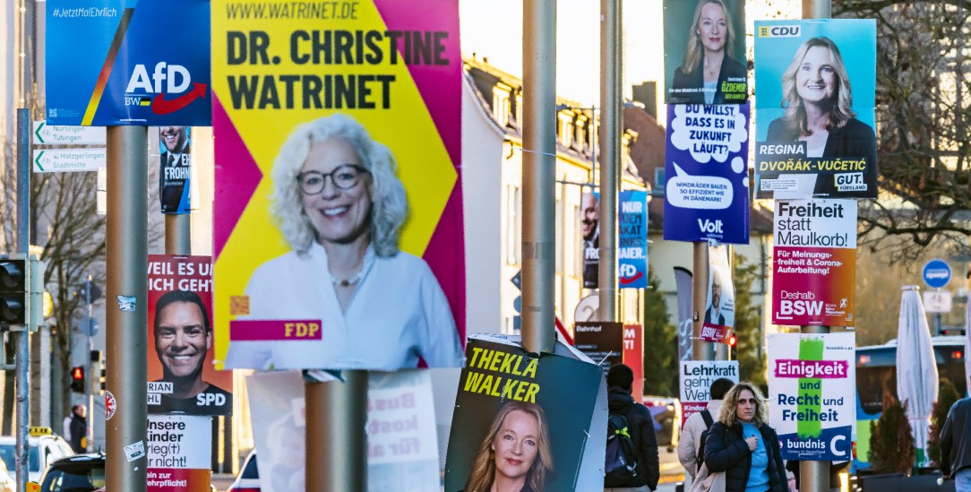 Jetzt gilt’s: In Wahlkampf-Zeiten treten besonders viele Menschen in Parteien ein, hängen Plakate auf, klingeln an Haustüren... (Foto: IMAGO/Arnulf Hettrich)