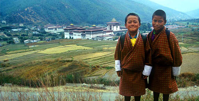 In Timphu, der Hauptstadt Bhutans, sind die Menschen nicht unbedingt reich - aber die Bilanz ihres Bruttosozialglücks ist  besser als an vielen anderen Orten der Welt