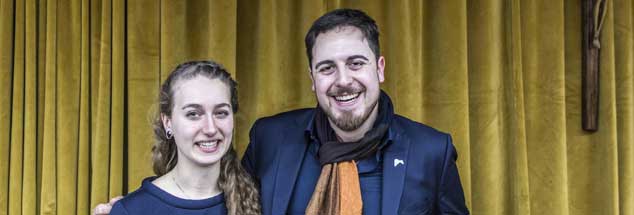 Zwei junge Katholiken: Magdalena Hartmann gehört der Schönstattbewegung an, Thomas Andonie ist Vorsitzender des Bundes der Deutschen Katholischen Jugend, auf Einladung des Papstes diskutierten sie mit vielen anderen  in Rom über die Wünsche der Jugend an die Kirche (Foto: kna)