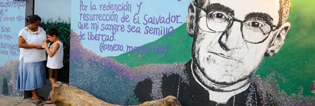 »Er war ein frommer Mann«: Dieser Satz aus dem Mund des Opus-Dei-Oberen tötet Oscar Romero noch einmal. Dabei war er vor allem eines: Ein Anwalt der Armen, als der er bis heute in El Salvador verehrt wird.  (Foto: pa/escobar)
