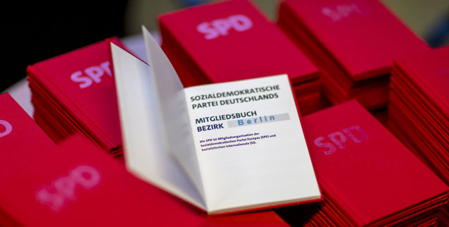 Eintrittswelle in die SPD: Die GroKo-Gegner in der Partei werben weiter um neue Mitglieder. Ihr Ziel: Bei der Abstimmung die Neuauflage der alten Regierung zu verhindern.  (Foto: pa/dpa/Michael Kappeler)