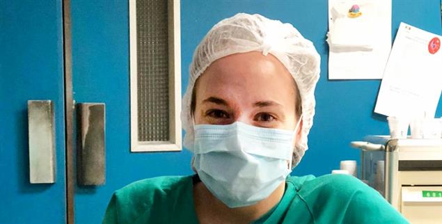 Traumberuf Krankenschwester: Cristina Ortonobes Alsedà arbeitet in einem Krankenhaus in Barcelona – zuletzt viele Monate auf der Corona-Intensivstation (Foto: Barbera)