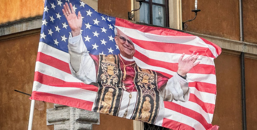 Ein Amerikaner auf dem Stuhl Petri: Leo XIV. (Foto: kna)