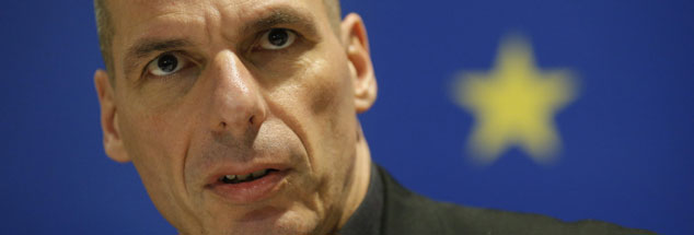 Kann dieser Mann zaubern? Yanis Varoufakis schwebt eine Europäische Union vor, die als Ganzes demokratischer ist, weil ihrem Parlament mehr Macht zugestanden wird. Gleichzeitig will er die Souveränität der Nationalstaaten stärken. Würde das gelingen, käme es einem Wunder gleich. Trotzdem sollte man seiner neuen, pro-europäischen Bewegung eine Chance geben. (Foto: pa/dpa/Julien Warnand)