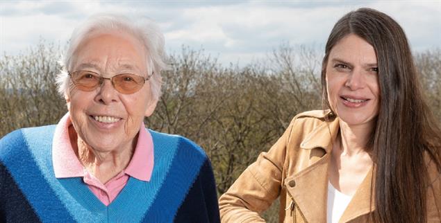 Zwei streitbare Katholikinnen: Ida Raming und Christiane Florin (Foto: Publik-Forum Verlagsgesellschaft mbH / PA / Silas Stein)