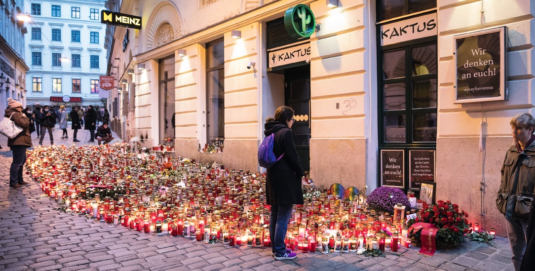 Stilles Gedenken: Blumen am Ort der Attacke in der Wiener Innenstadt (Foto: pa/Wild)