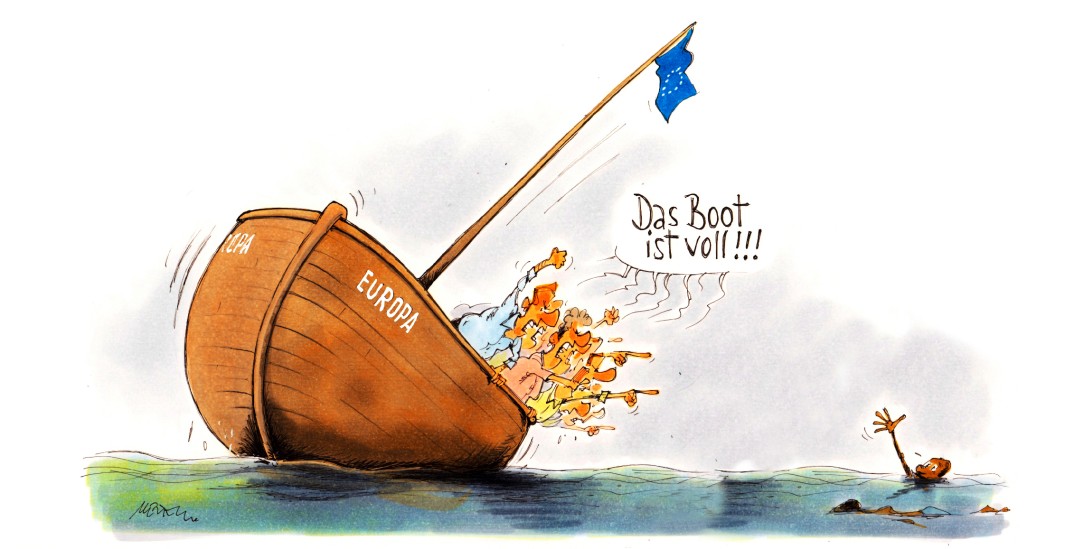 Das Boot ist voll – doch stimmt das? »Die wahre Flüchtlingskrise spielt sich in den Herkunftsregionen ab«, sagt Hein de de Haas. (Zeichnung: Mester)
