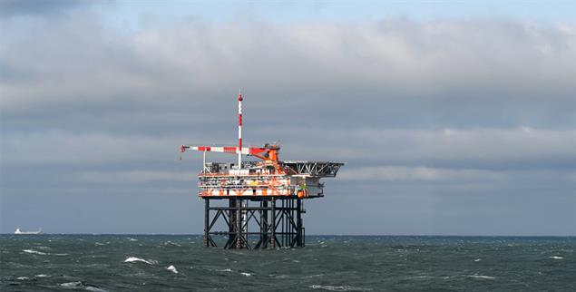 Insel vor der Insel: Gasbohrung des Konzerns One-Dyas in der Nordsee. (Foto: imago images / diebildwerft)