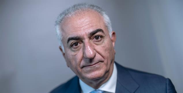 Umstrittene Figur der iranischen Opposition: Schah-Sohn Reza Pahlavi. (Foto: pa/Michael Kappeler)