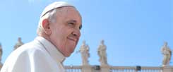 Auf Reformkurs: Papst Franziskus will einiges in der Kurie ändern. Dafür sucht er nun Rat und Unterstützung bei acht Kardinälen aus aller Welt. Nur einer davon kommt aus Italien - schon das ist ein deutliches Zeichen. (Foto: pa/Spaziani)