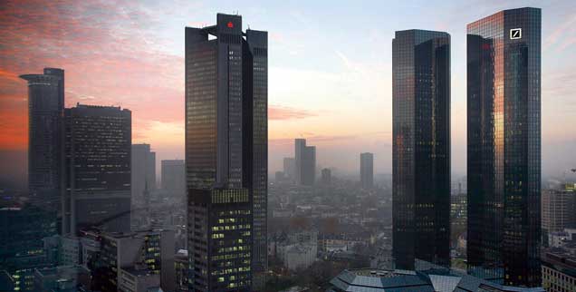 Bankenmacht in Frankfurt am Main: Mit dem privaten Reichtum wächst die öffentliche Armut. (Foto: pa/May)