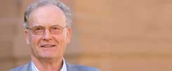 Der evangelische Theologe Friedrich Schorlemmer, einst Oppositioneller in der DDR, hält das Vorgehen des US-Spionagedienstes NSA »menschlich, moralisch wie politisch« für unerträglich. Deutschland müsste Edward Snowden Asyl anbieten, fordert er (Foto: pa/Wolf)