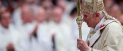 Scharfe Kritik an der österreichischen Pfarrer-Initiative packt der Papst in freundliche Worte: Seine Gründonnerstag-Predigt stößt aber bei Reformkatholiken auf Widerspruch (Foto: pa/ZUMAPRESS.com/Evandro Inetti)