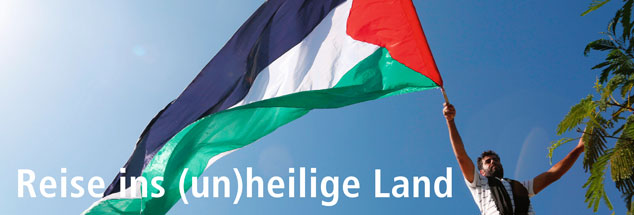 Wehende Flagge vor blauem Himmel: Das Leben im Gaza-Streifen könnte so schön sein. Doch die Menschen, die hier leben, lieben und lachen zwischen Bomben und Grantsplittern. Elisa Rheimheimer-Chabbi ging auf die Suche nach Hoffnung in der Hölle. (Foto: pa/NurPhoto/Momen Faiz)