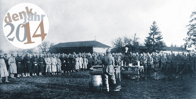 Krieg mit dem Segen der Kirche: Deutscher Feldgottesdienst im Ersten Weltkrieg. (Foto: Ullstein)