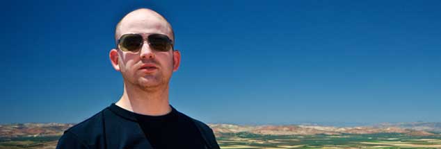 Schlagzeuger Jason Hamacher reiste zwischen 2006 und 2010 immer wieder nach Syrien, um Aufnahmen von uralten syrischen Gesängen zu machen. Sie wurden bislang mündlich von Generation zu Generation weitergegeben (Foto: Hamacher/lostorigins.com)