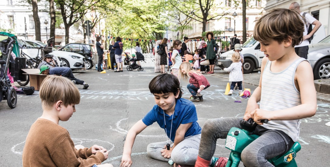 Wem gehört die Straße? Mittwochs im Berliner Graefekiez den Kindern. (Foto: Stephan Pramme)