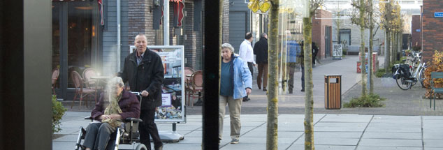 Weitläufig: Die Pflegeeinrichtung "De Hogeweyk" mit ihren flachen Wohngebäuden, dem Restaurant und dem Supermarkt gleicht eher einem Wohnviertel denn einem Heim. (Foto: epd/Bohm)