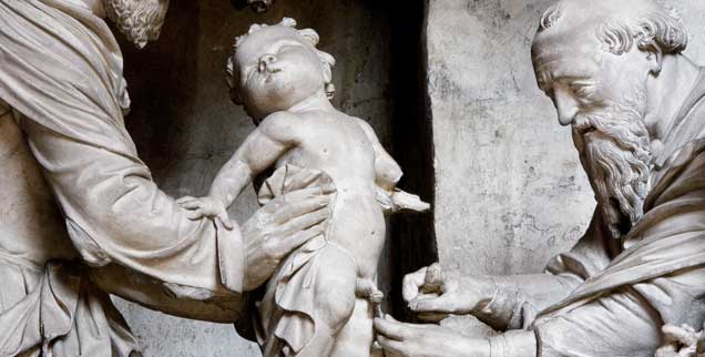 Auch Jesus wurde beschnitten: Hier die Darstellung dieses Geschehens in der Cathedrale Notre Dame de Chartres. (Foto: pa/Juettner)