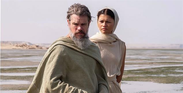 Die Last des Gewissens: Odysseus (Matt Damon) erscheint die Göttin Athene (Zendaya). (Foto: © Universal Studios via Filmstarts.de)