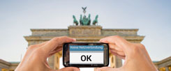 Lässt sich eine Reise, zum Beispiel nach Berlin, vorbereiten und antreten, ganz ohne das Internet zu Rate zu ziehen und damit dort seine Spuren zu hinterlassen? Kann man Google ein Schnippchen schlagen? Es kommt auf einen Versuch an (Foto: Getty Images/iStockphoto, modifiziert)