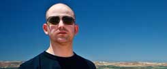 Schlagzeuger Jason Hamacher reiste zwischen 2006 und 2010 immer wieder nach Syrien, um Aufnahmen von uralten syrischen Gesängen zu machen. Sie wurden bislang mündlich von Generation zu Generation weitergegeben (Foto: Hamacher/lostorigins.com)