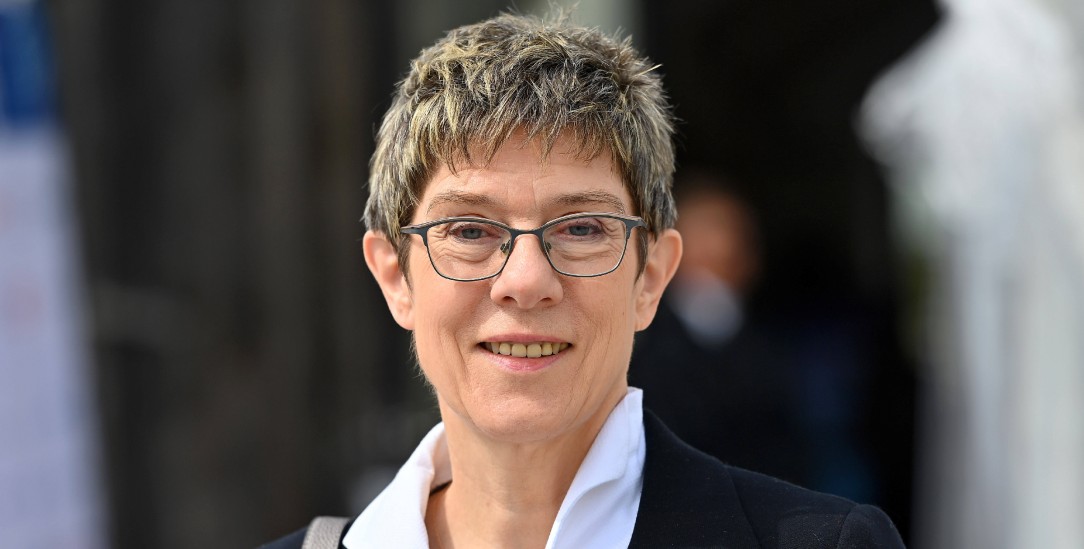 Der Umgang mit der Geschichte müsse wissenschaftlich sein, sagt Annegret Kramp-Karrenbauer. (Foto: IMAGO/Sven Simon)