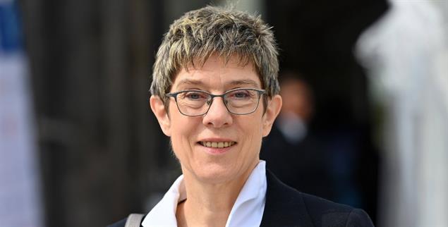 Der Umgang mit der Geschichte müsse wissenschaftlich sein, sagt Annegret Kramp-Karrenbauer. (Foto: IMAGO/Sven Simon)