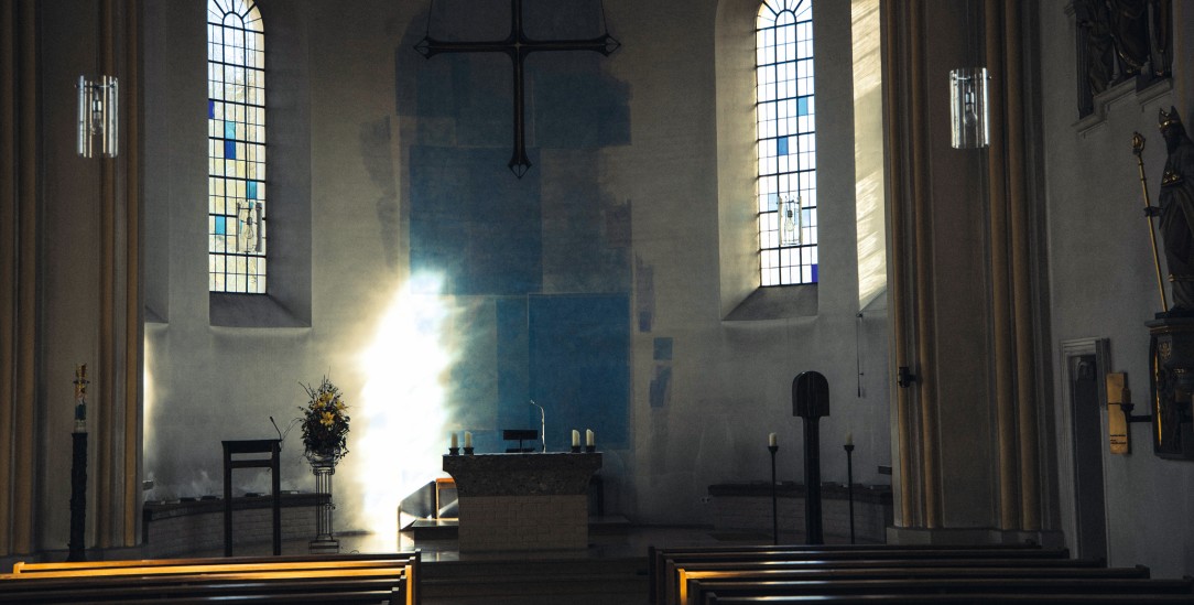 Der Täter als Star: In der Kirche St. Martin begeisterten Pfarrer H.s Predigten die Gemeinde (Foto: Ivo Mayr)